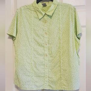 High Sierra Women's Light Green Short Sleeve Button-Up Shirt. Size XL